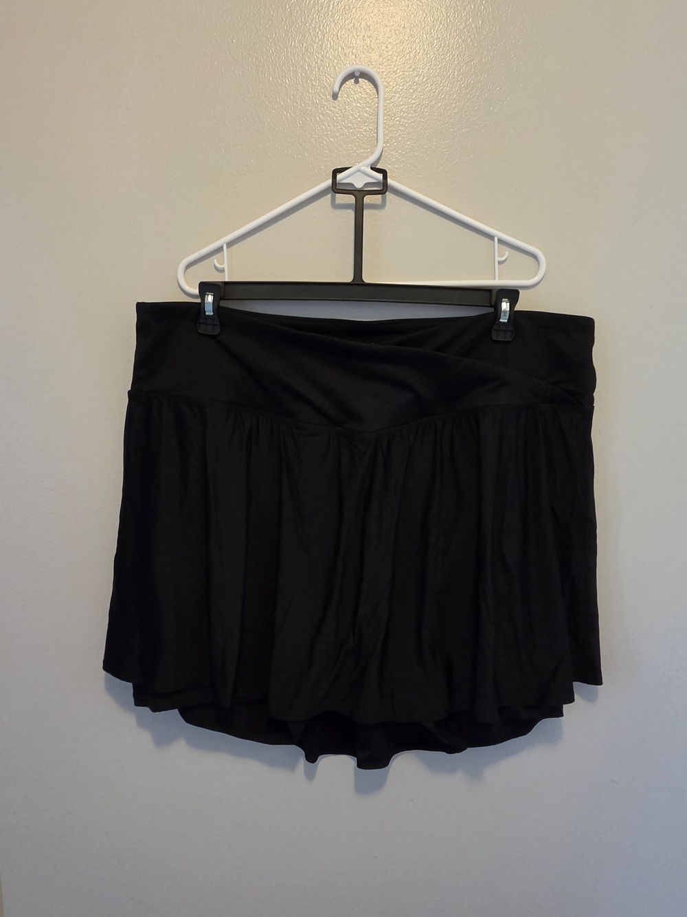 Black Flowing Skirt-Style Skort